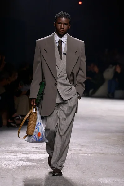 Look 5